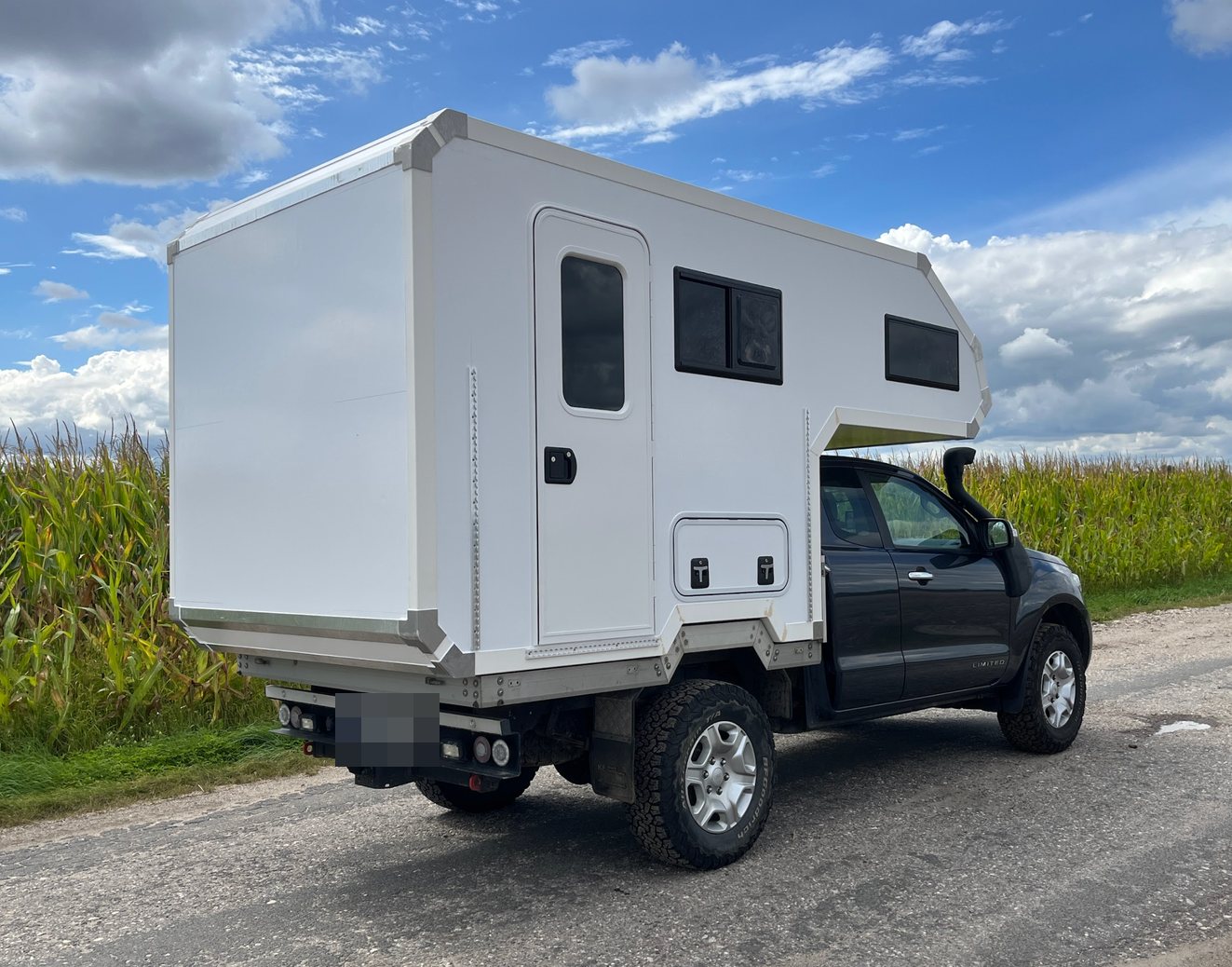 Ford Ranger 371: Absetzkabine mit Alkoven von Casamaki, Ansicht 2 von 3