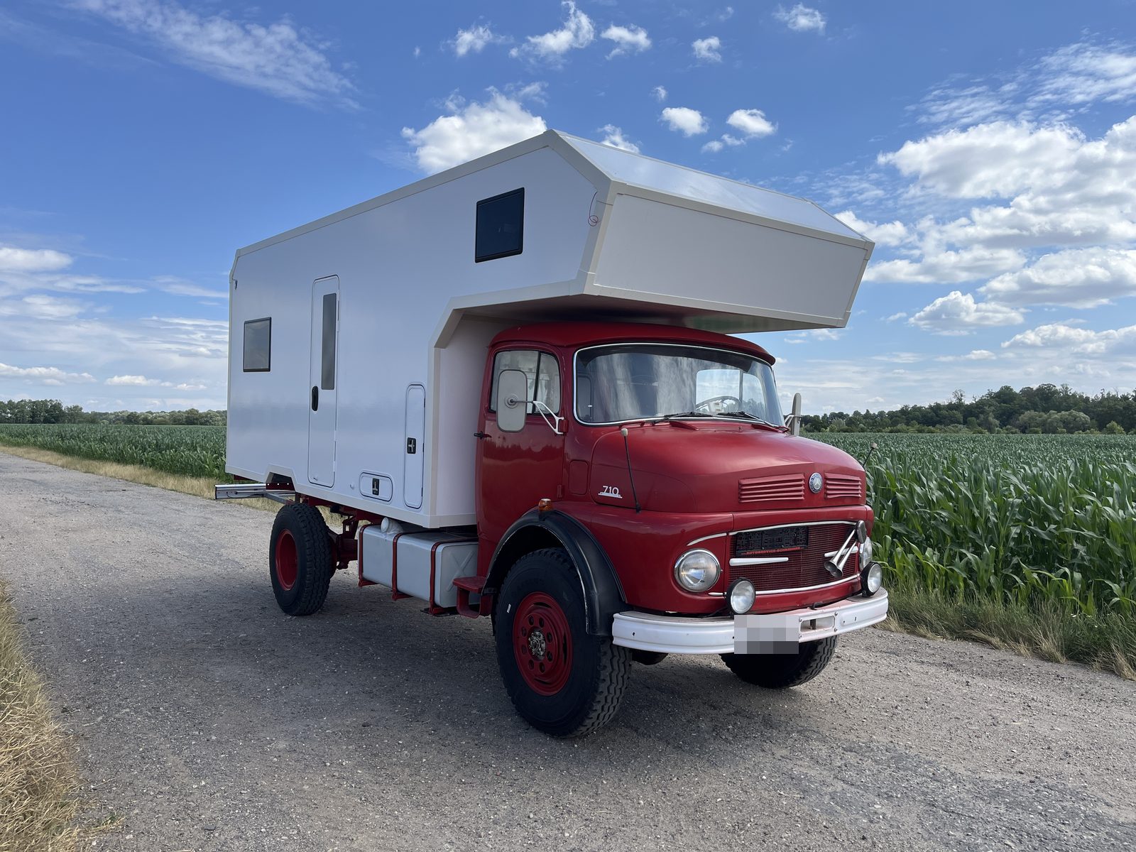 Mercedes-Benz 710 Kurzhauber 363: Festaufbau mit Alkoven von Casamaki, Ansicht 1 von 4