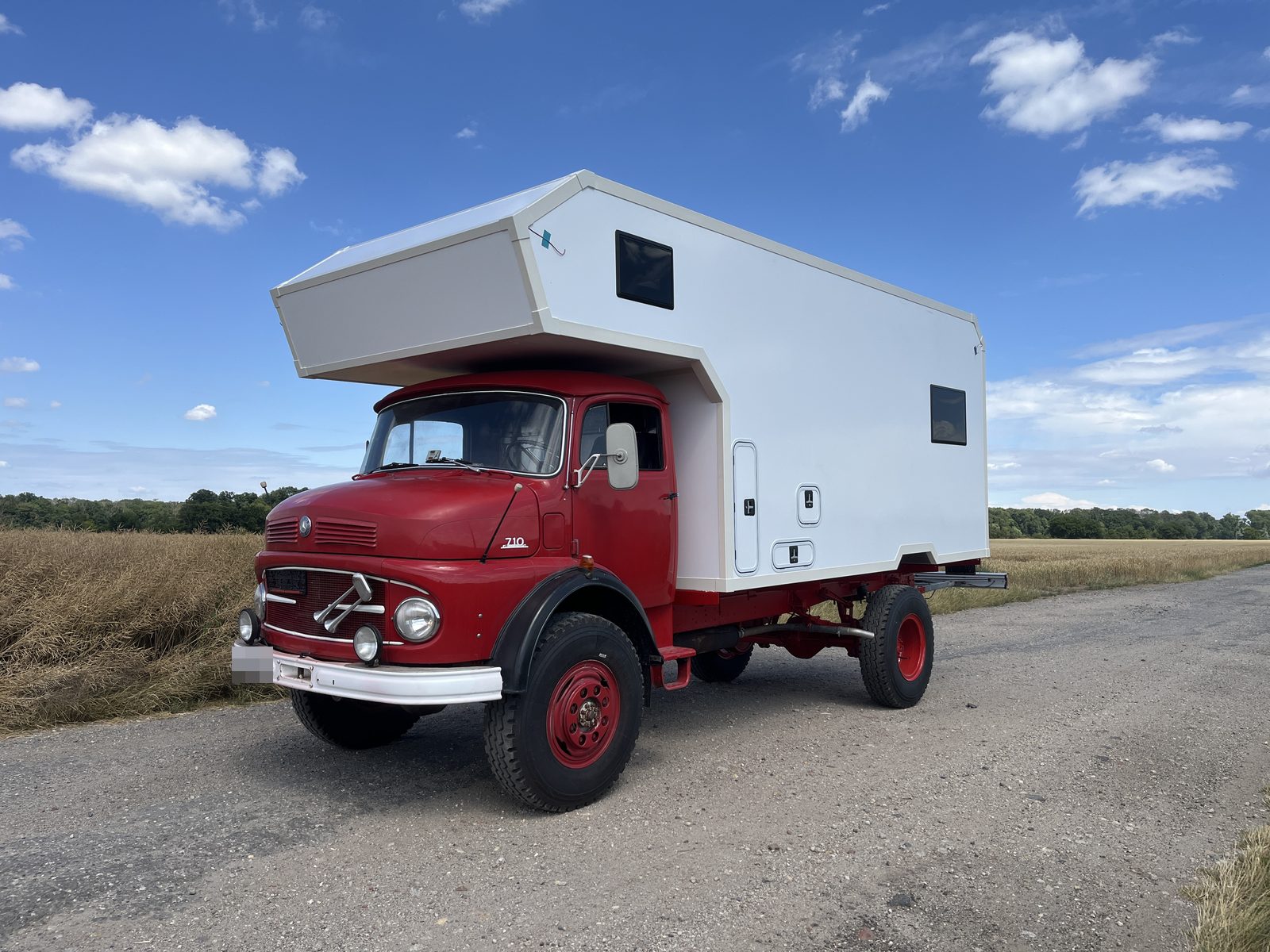 Mercedes-Benz 710 Kurzhauber 363: Festaufbau mit Alkoven von Casamaki, Ansicht 3 von 4