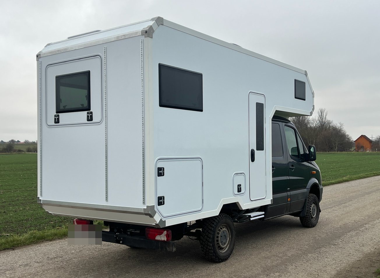 Mercedes Sprinter Doppelkabine 375: Festaufbau mit Alkoven von Casamaki, Ansicht 2 von 3