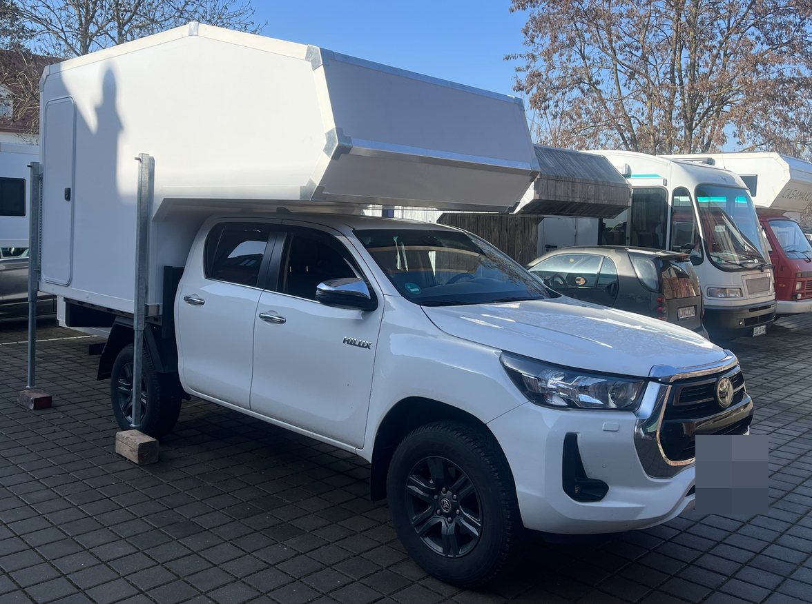 Toyota Hilux 376: Absetzkabine mit Alkoven von Casamaki, Ansicht 1 von 3