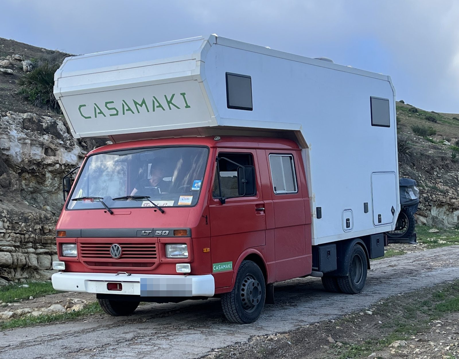 VW LT 50 Fridolin: Festaufbau mit Alkoven von Casamaki, Ansicht 3 von 3