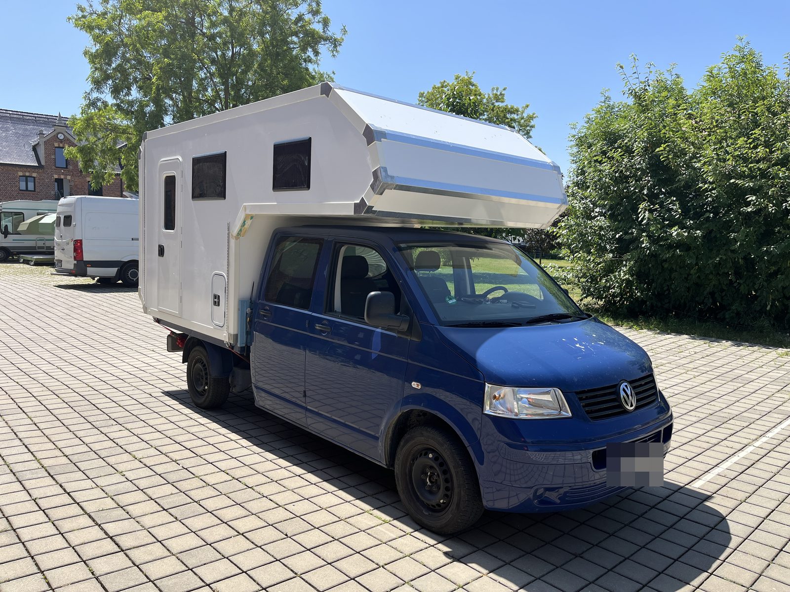 VW T5 Doppelkabine 367: Absetzkabine mit Alkoven von Casamaki, Ansicht 1 von 4