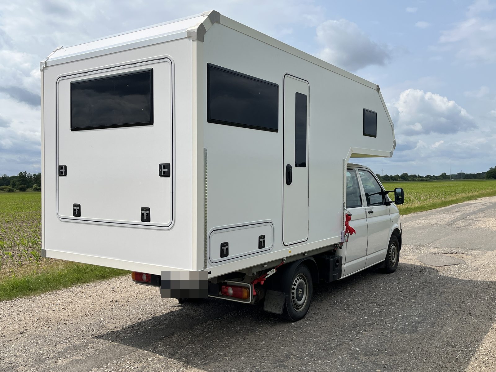 VW T5 Doppelkabine 368: Absetzkabine mit Alkoven von Casamaki, Ansicht 2 von 4