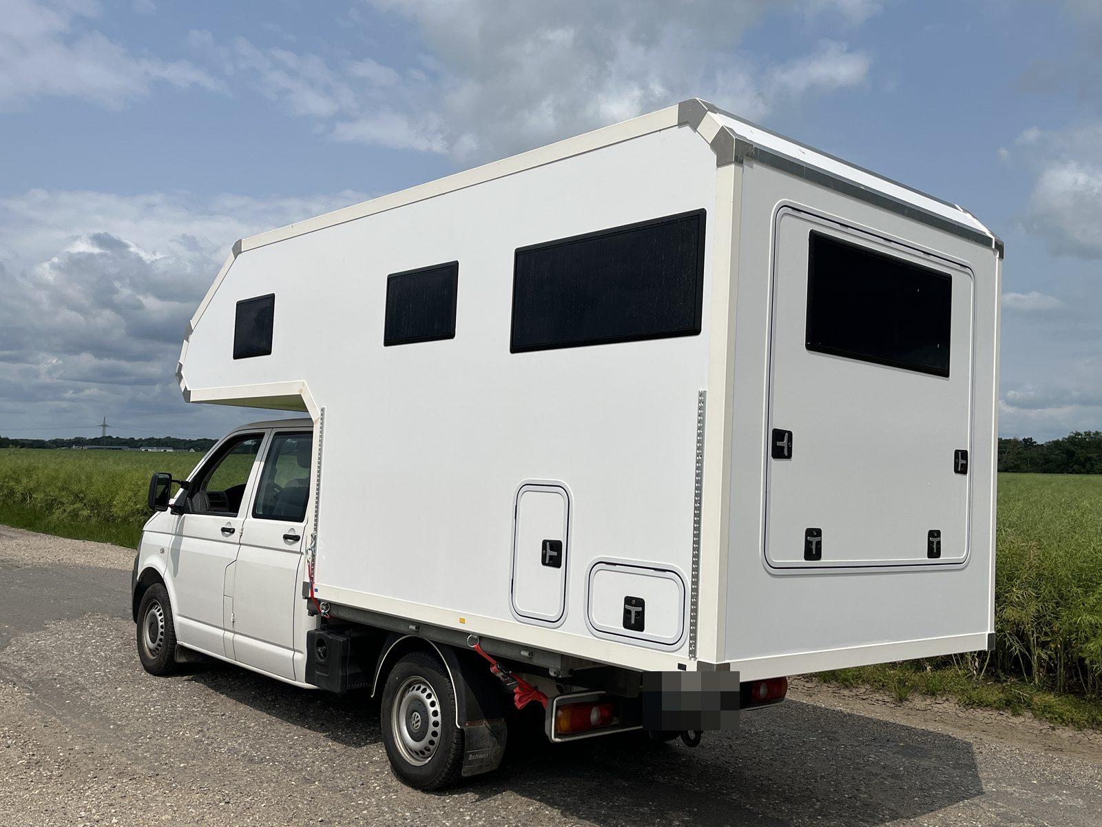 VW T5 Doppelkabine 368: Absetzkabine mit Alkoven von Casamaki, Ansicht 4 von 4